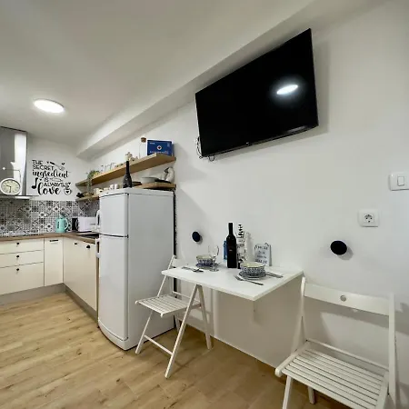 Matek Family & Studio Apartment Rovanjska Exterior foto